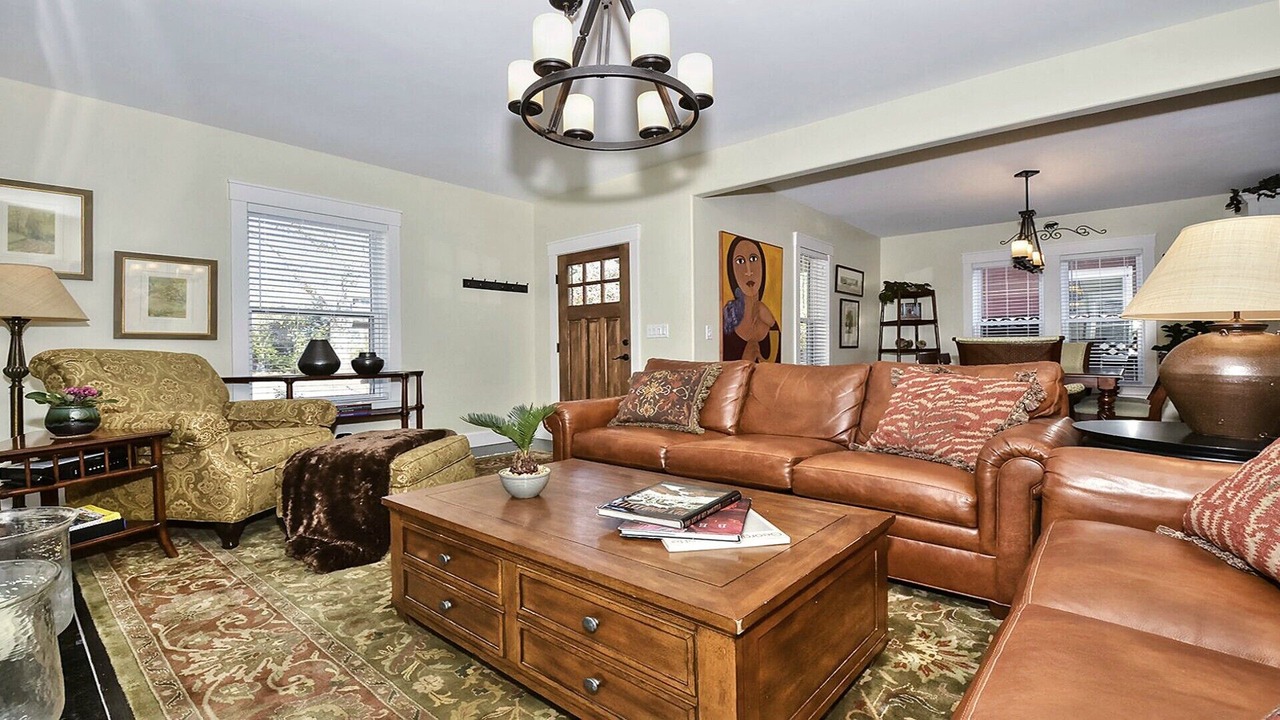 Photo of Livingroom in Old North End