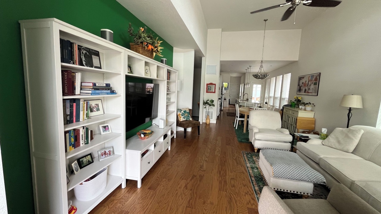 Photo of Livingroom in Aurora