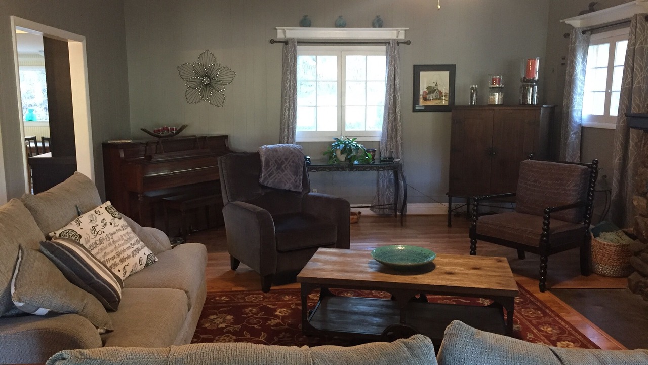 Photo of Livingroom in Beulah