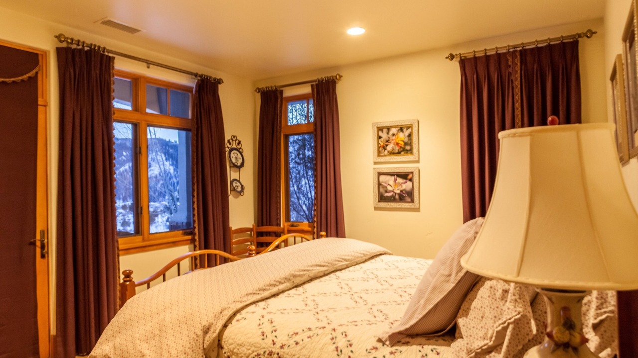 Photo of Bedroom in Edwards