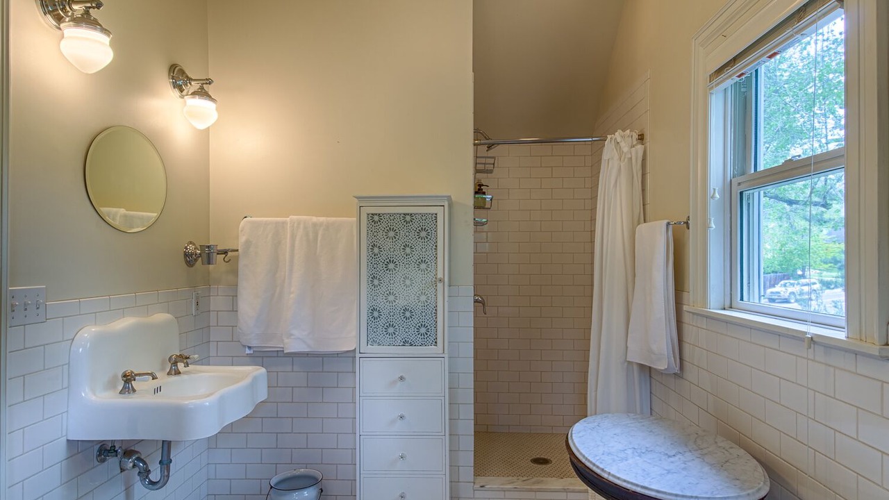 Photo of Bathroom in Whittier