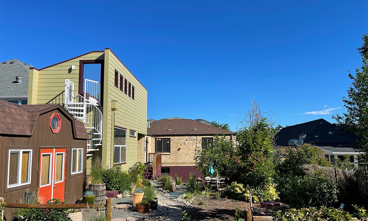 Photo of Outdoor in Golden