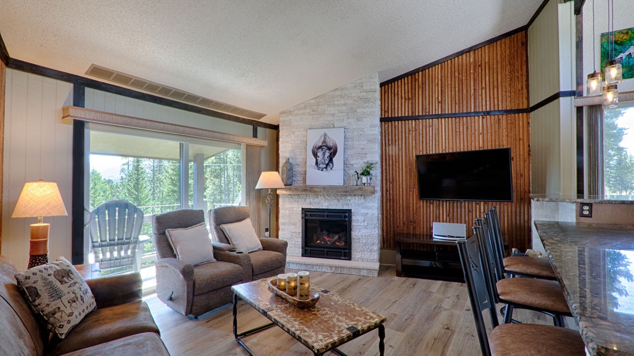 Photo of Livingroom in Peak 8