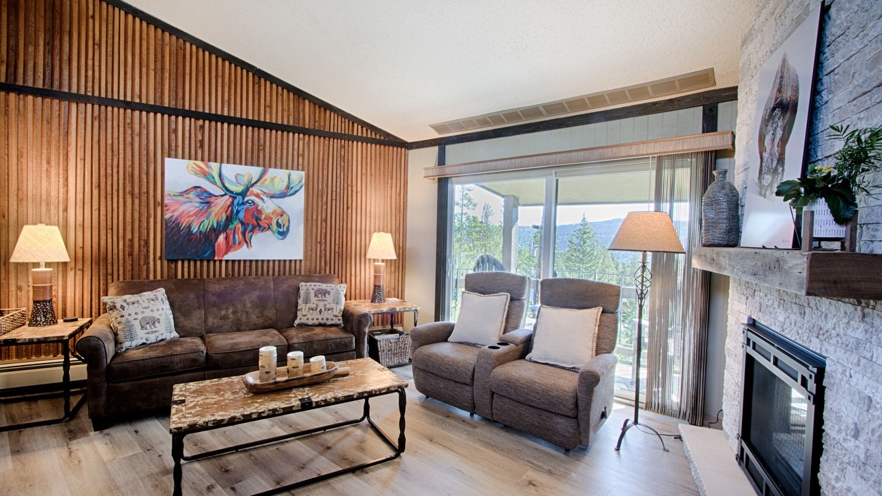 Photo of Livingroom in Peak 8