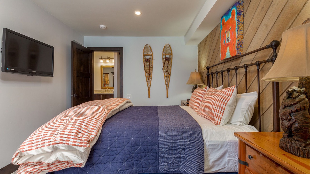 Photo of Bedroom in Avon