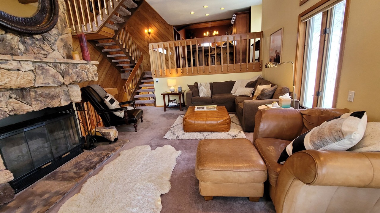 Photo of Livingroom in Avon