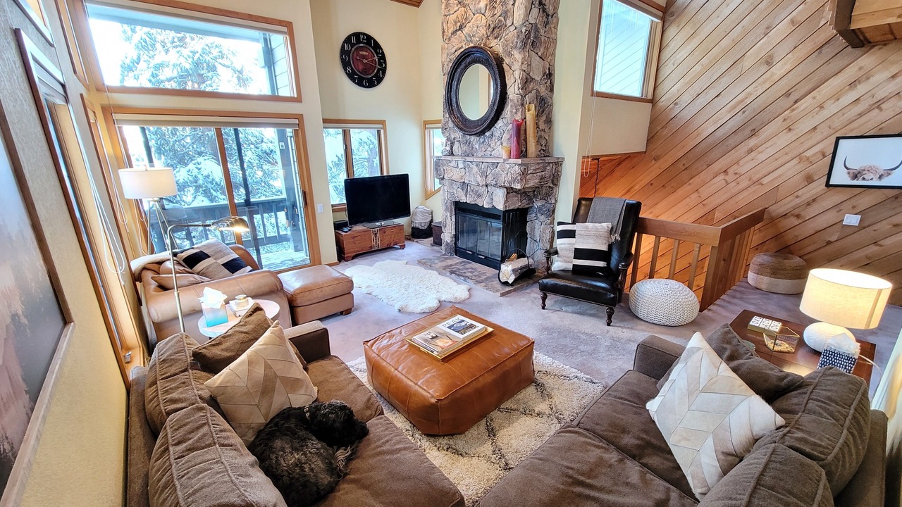 Photo of Livingroom in Avon