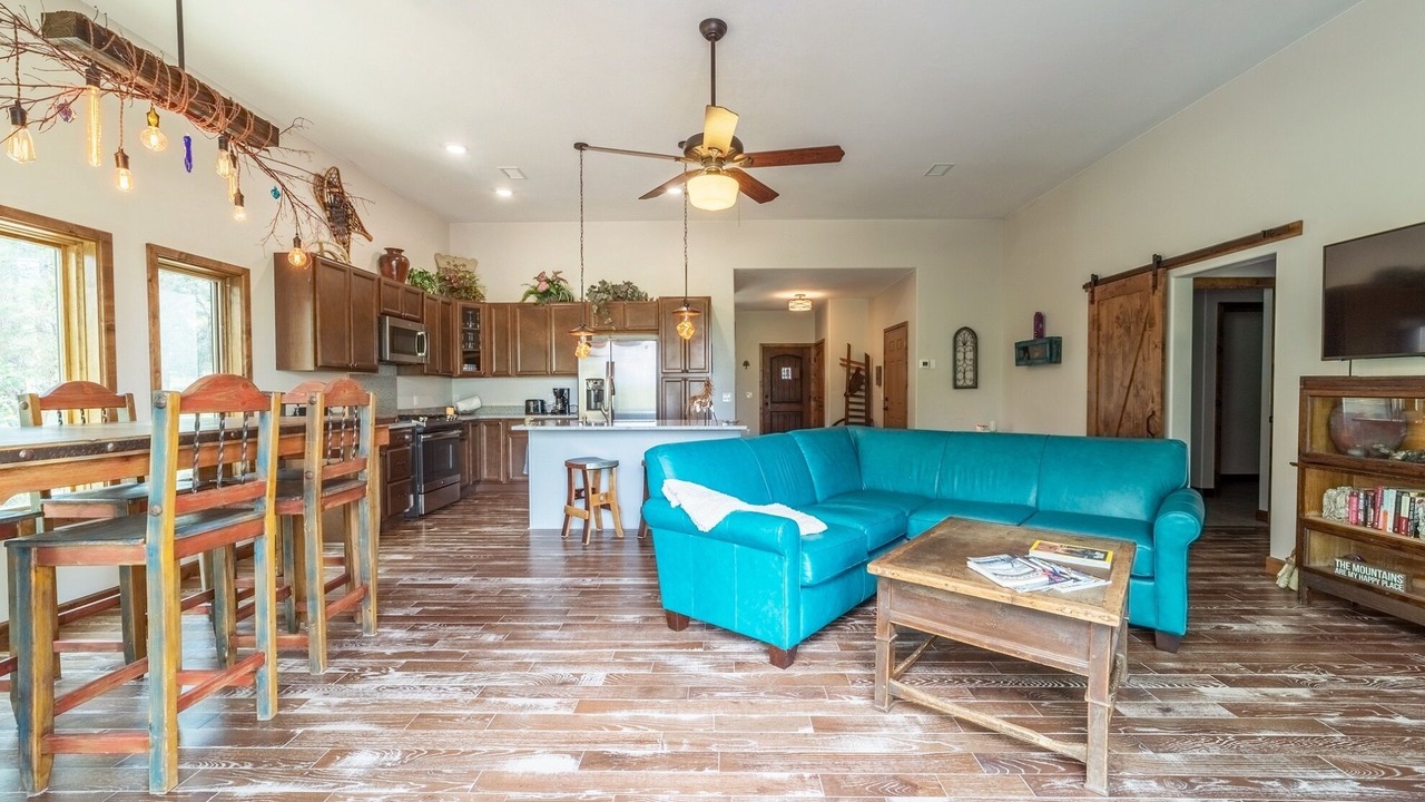 Photo of Livingroom in Loghill Village