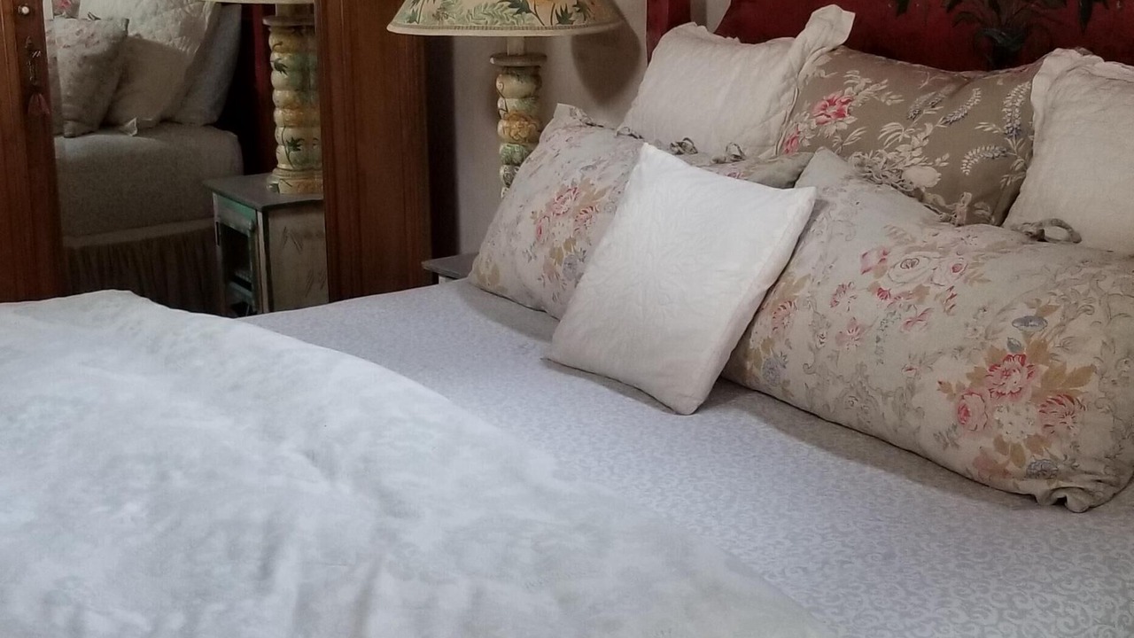 Photo of Bedroom in Redstone