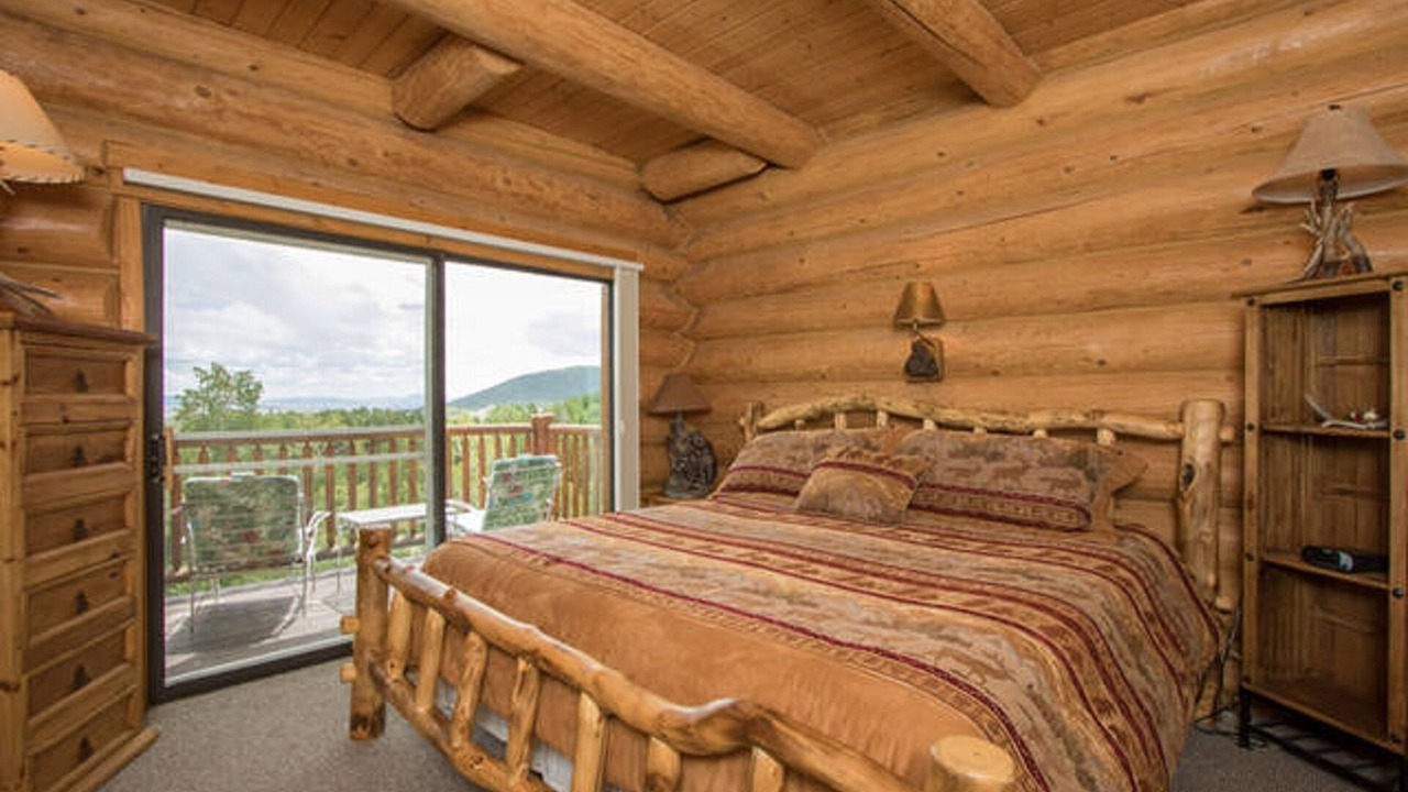 Photo of Bedroom in Warm Springs