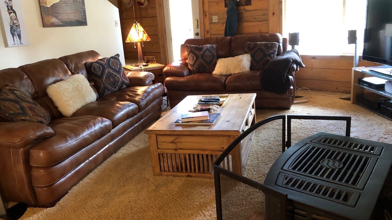 Photo of Livingroom in Forest Lakes