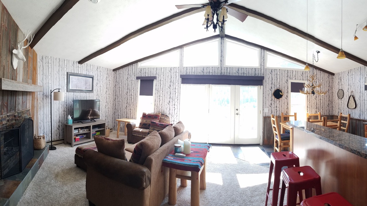 Photo of Livingroom in Blue River