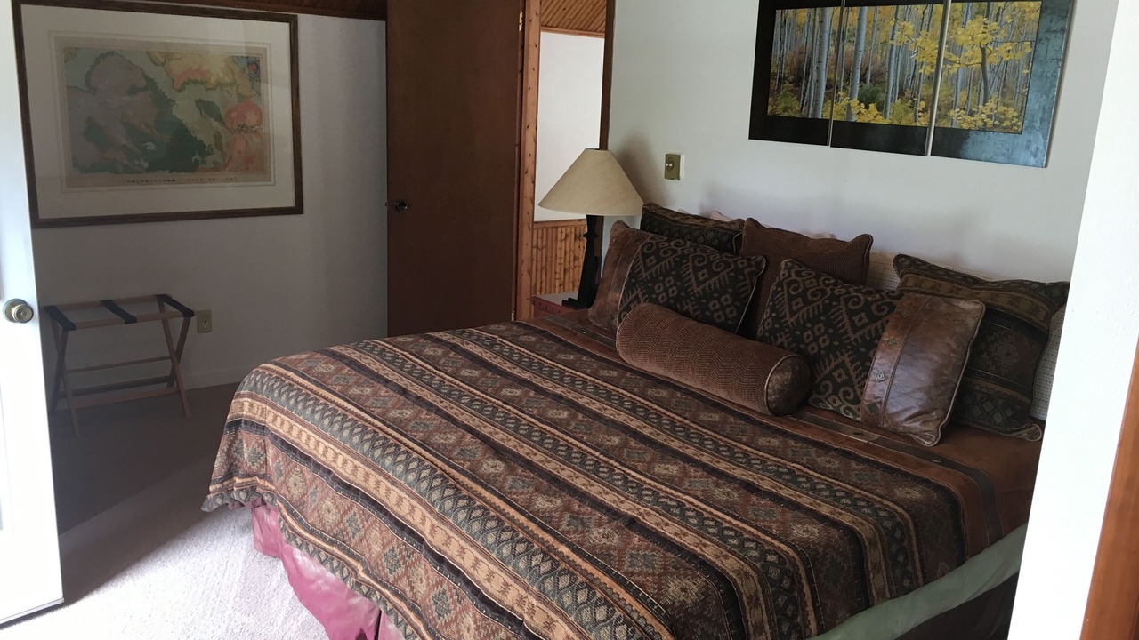 Photo of Bedroom in Redstone