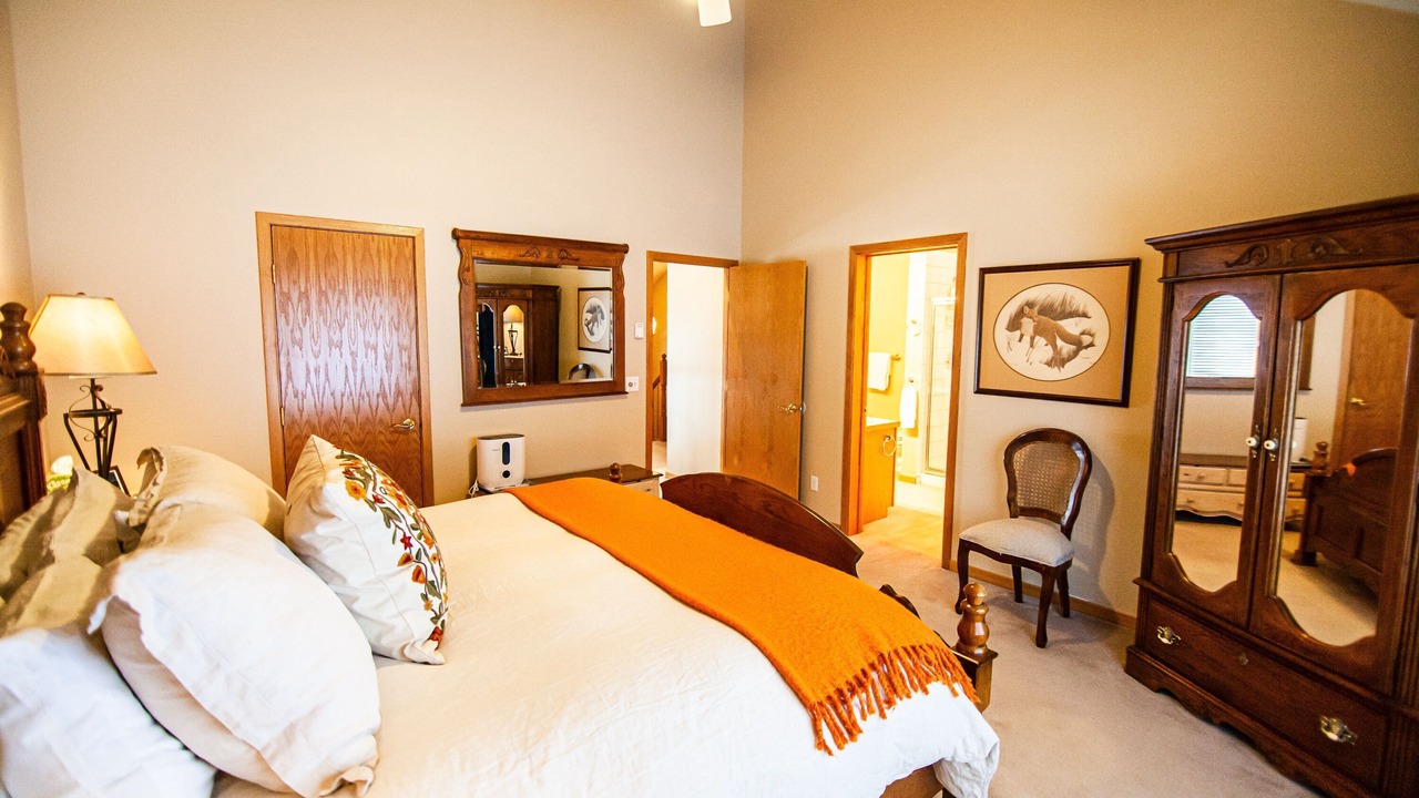 Photo of Bedroom in Four O'Clock