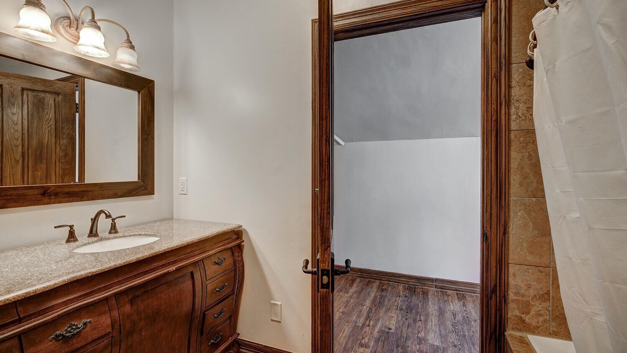 Photo of Bathroom in Peak 8