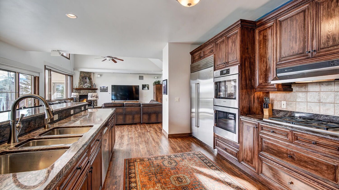 Photo of Kitchen in Peak 8