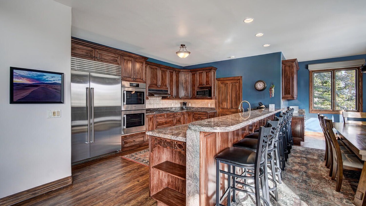 Photo of Kitchen in Peak 8