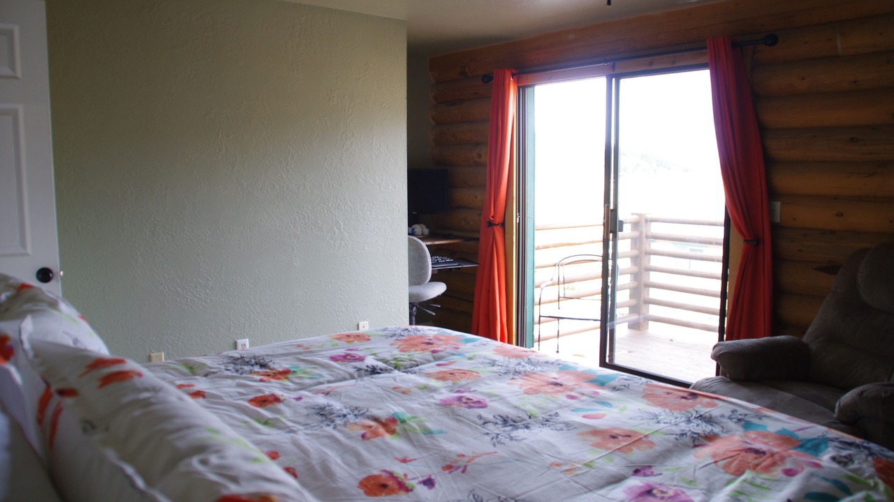 Photo of Bedroom in Summit Cove
