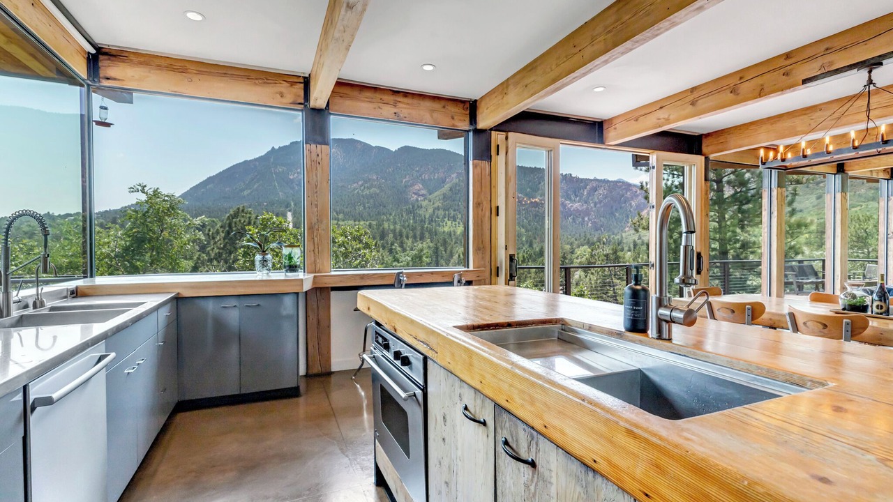 Photo of Kitchen in Cheyenne Canyon
