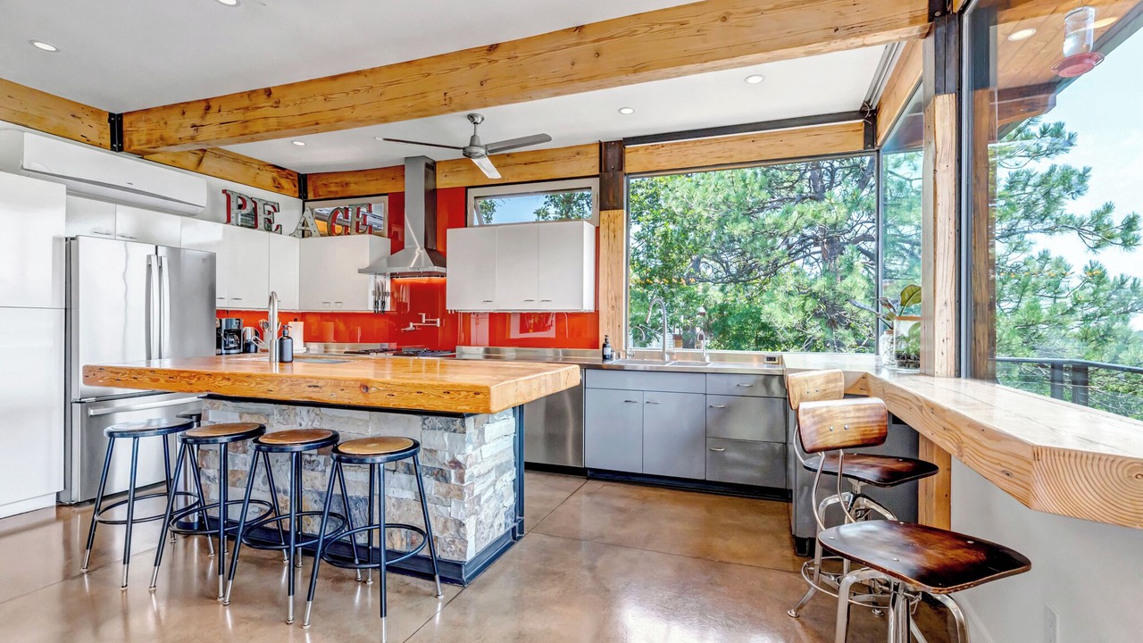 Photo of Kitchen in Cheyenne Canyon