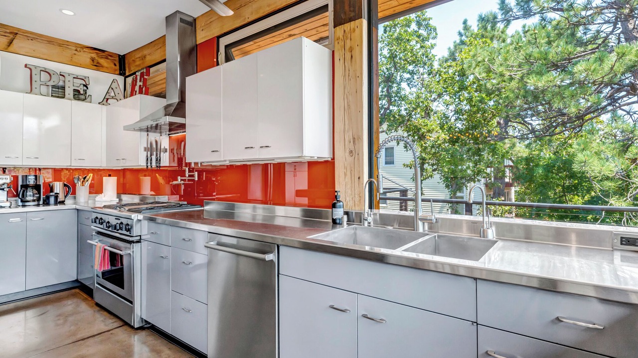 Photo of Kitchen in Cheyenne Canyon