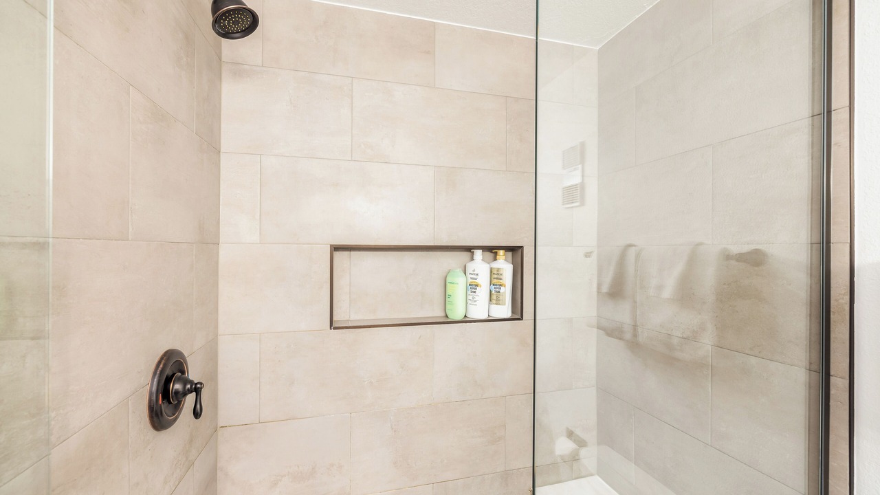 Photo of Bathroom in Four O'Clock