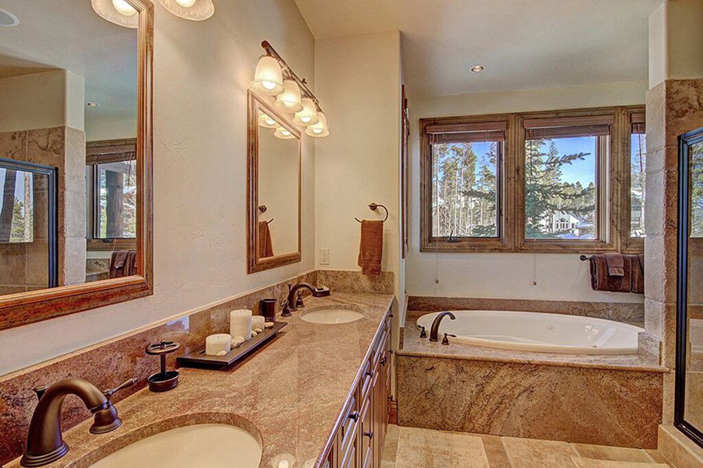 Photo of Bathroom in Boulder Ridge