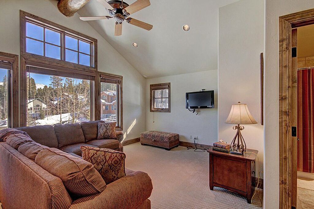 Photo of Livingroom in Boulder Ridge