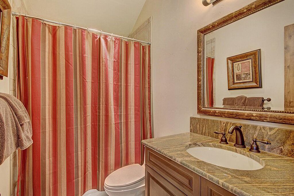Photo of Bathroom in Boulder Ridge