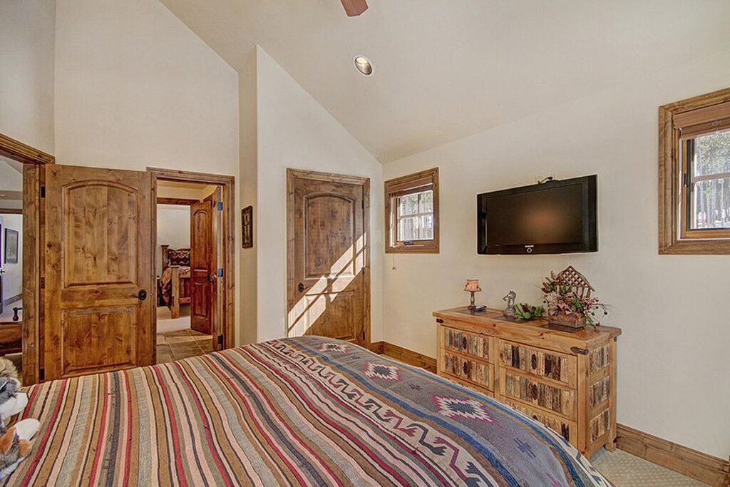 Photo of Bedroom in Boulder Ridge