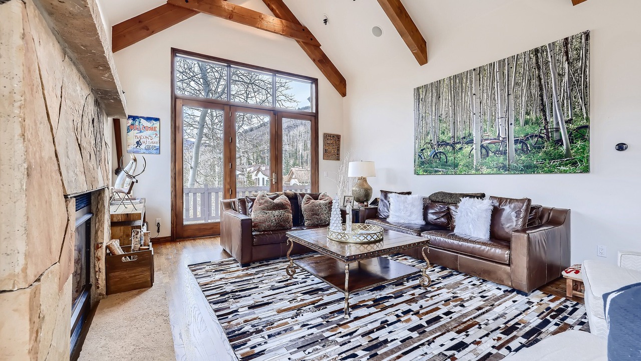 Photo of Livingroom in Highland Meadows