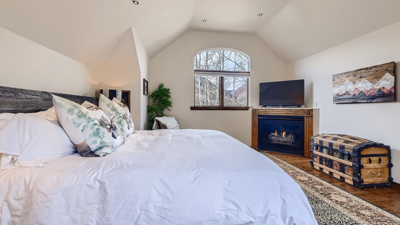 Photo of Bedroom in Highland Meadows