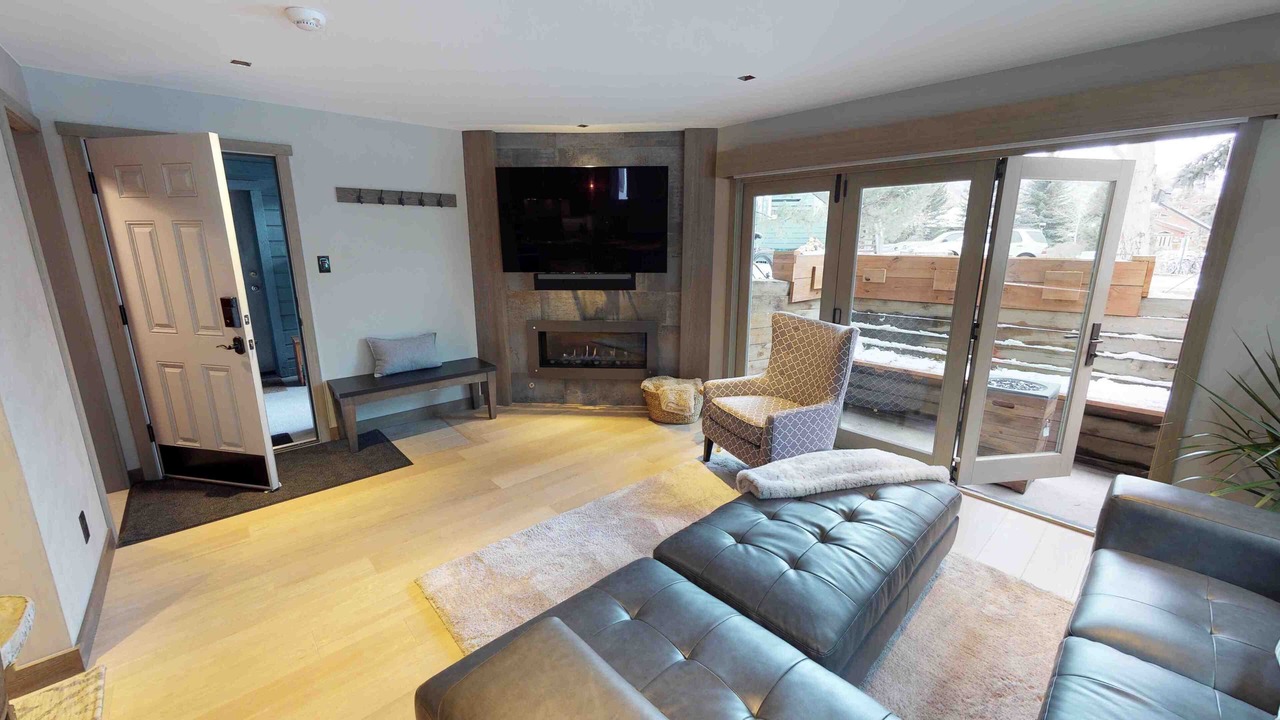 Photo of Livingroom in Avon
