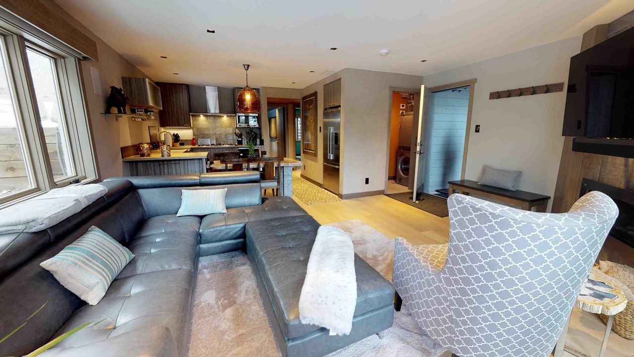 Photo of Livingroom in Avon