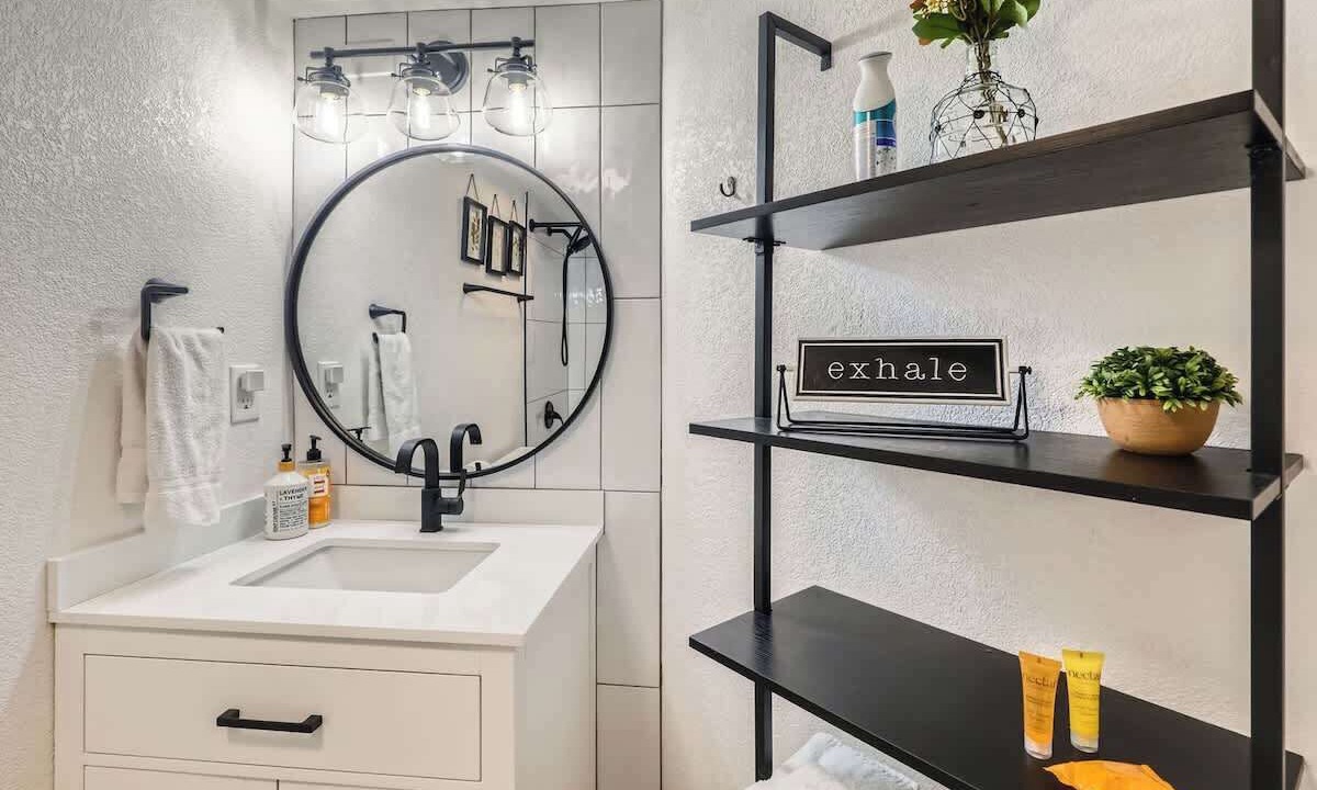 Photo of Bathroom in Copper Mountain Village