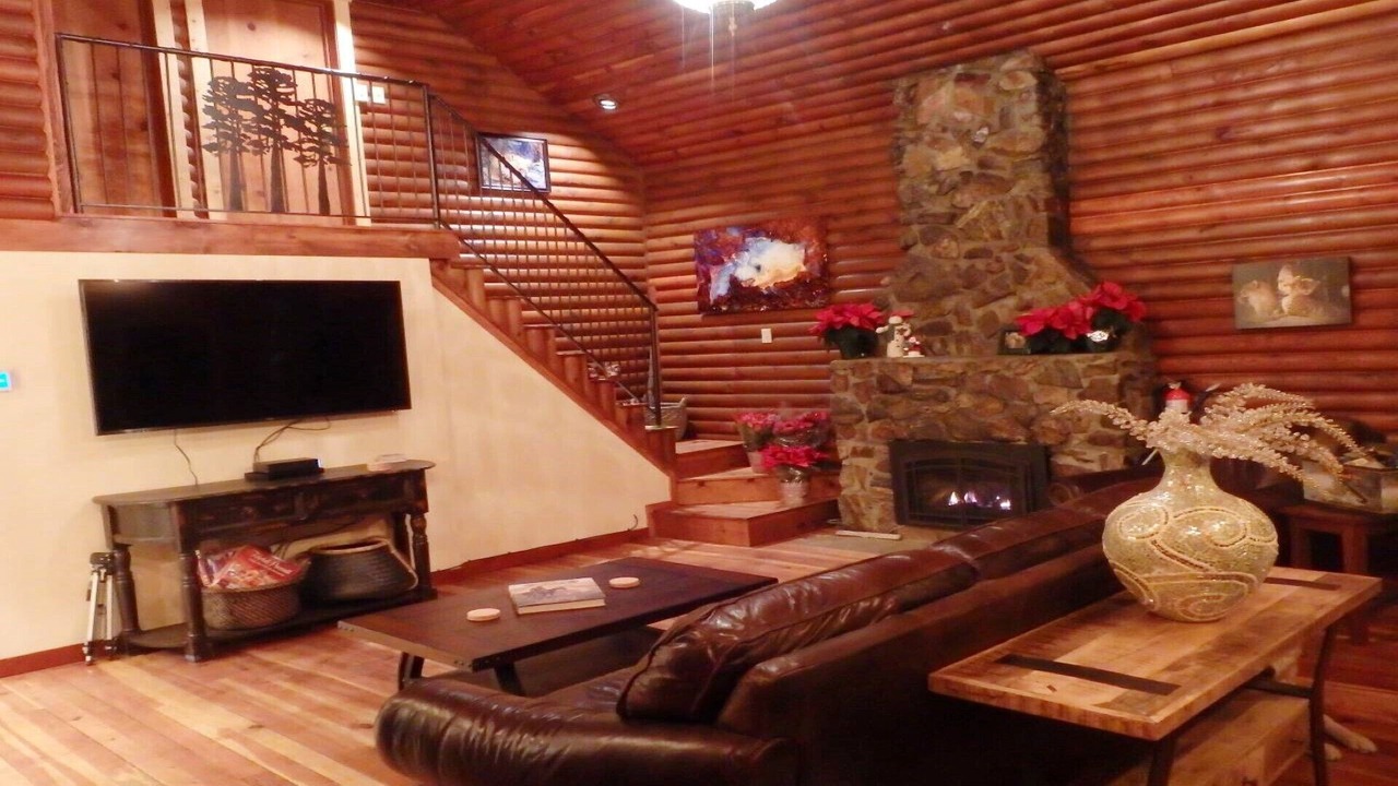 Photo of Livingroom in Evergreen