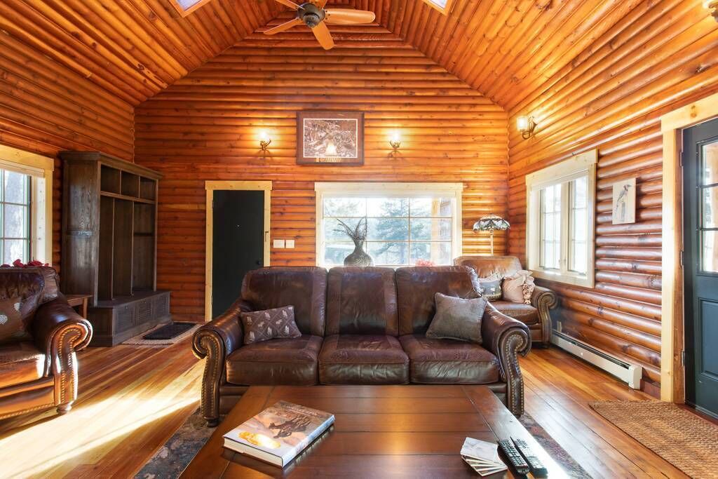 Photo of Livingroom in Evergreen