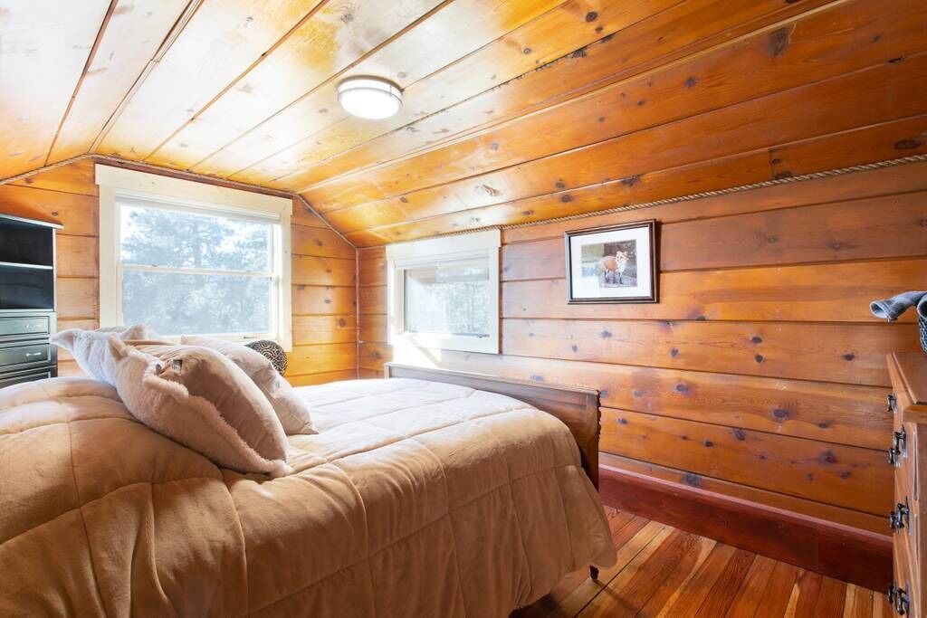 Photo of Bedroom in Evergreen
