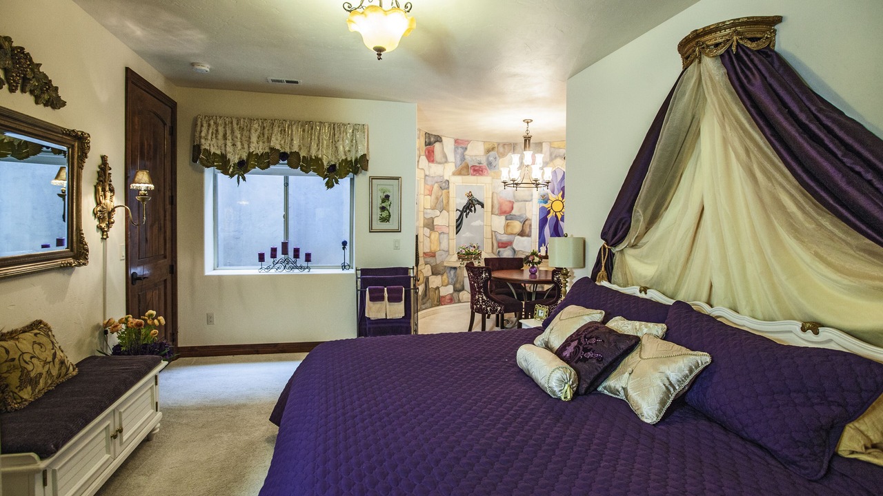 Photo of Bedroom in Mountain Shadows