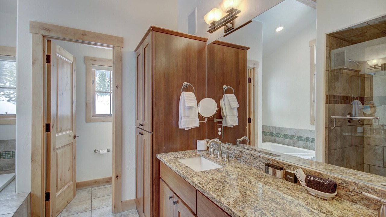 Photo of Bathroom in Boulder Ridge