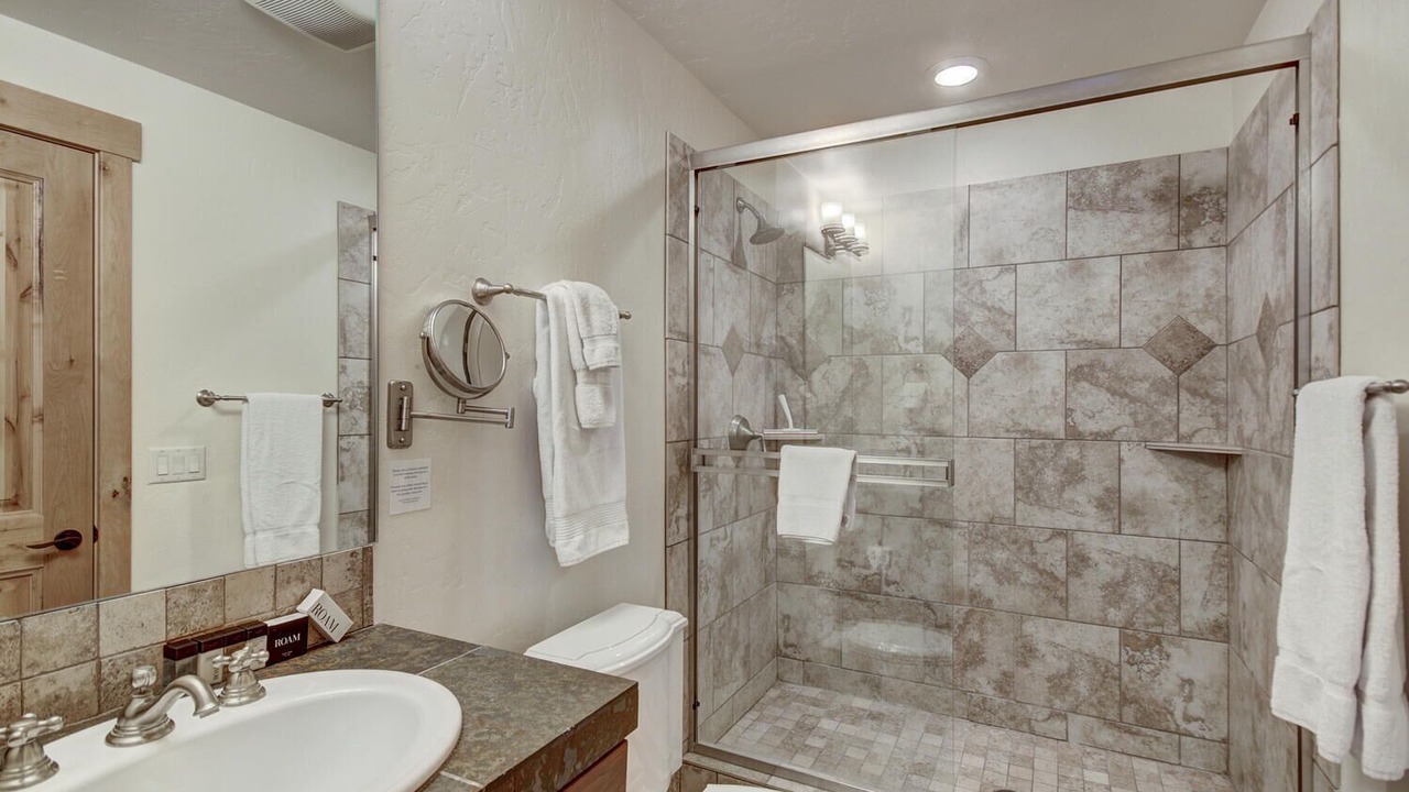 Photo of Bathroom in Boulder Ridge