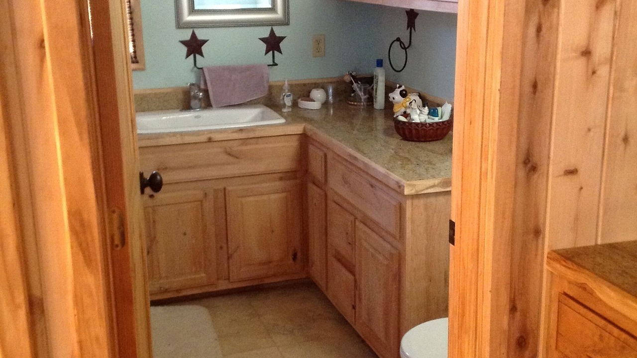 Photo of Bathroom in Yellow Jacket