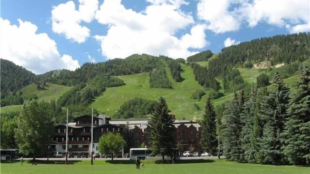 Photo of Others in Aspen