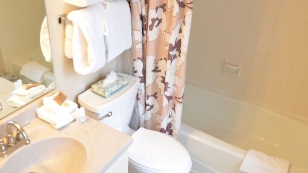 Photo of Bathroom in Warrior's Mark West
