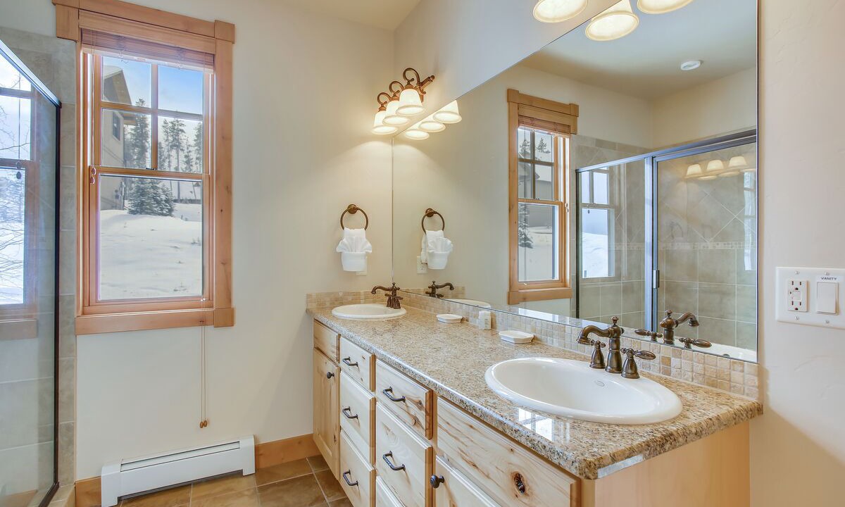Photo of Bathroom in Fraser