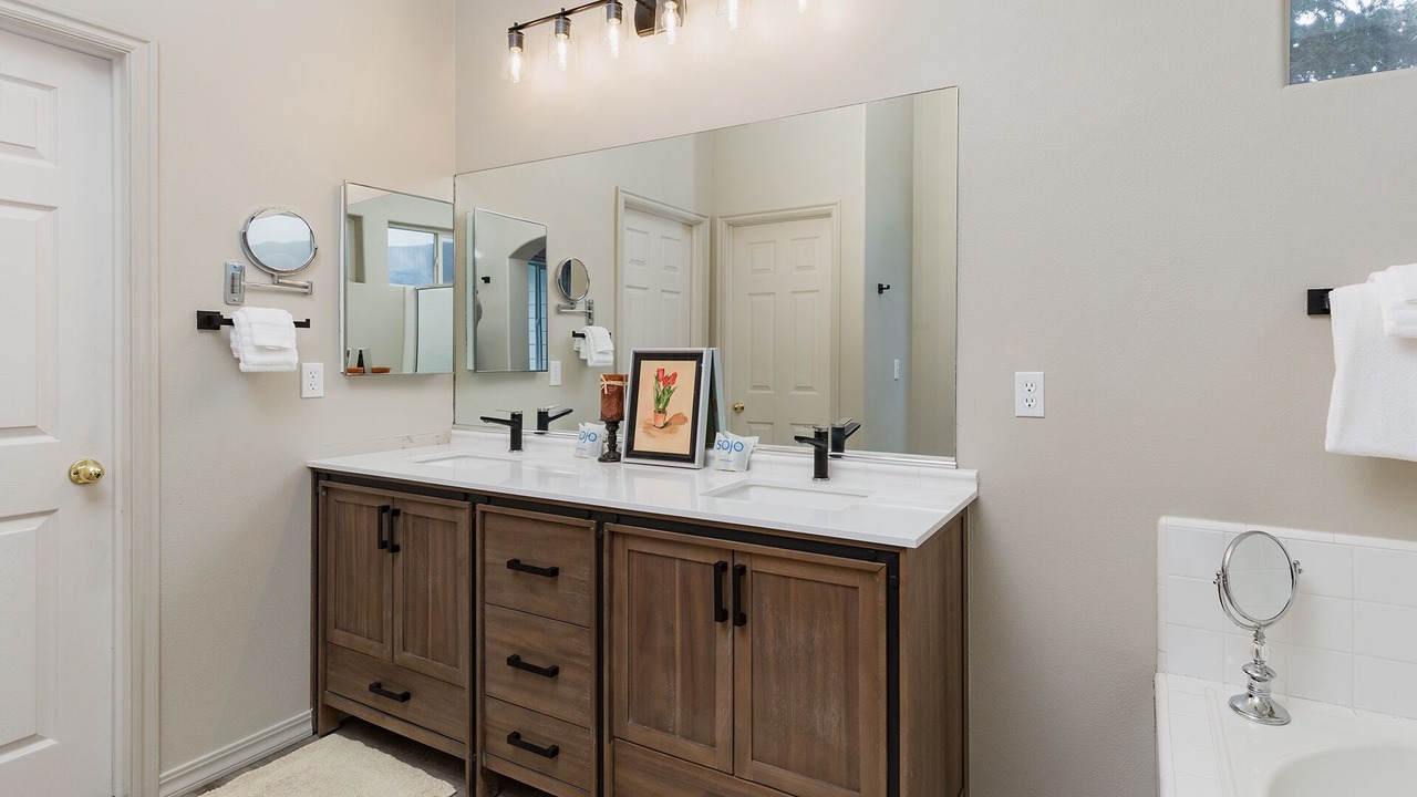 Photo of Bathroom in Dalton Ranch