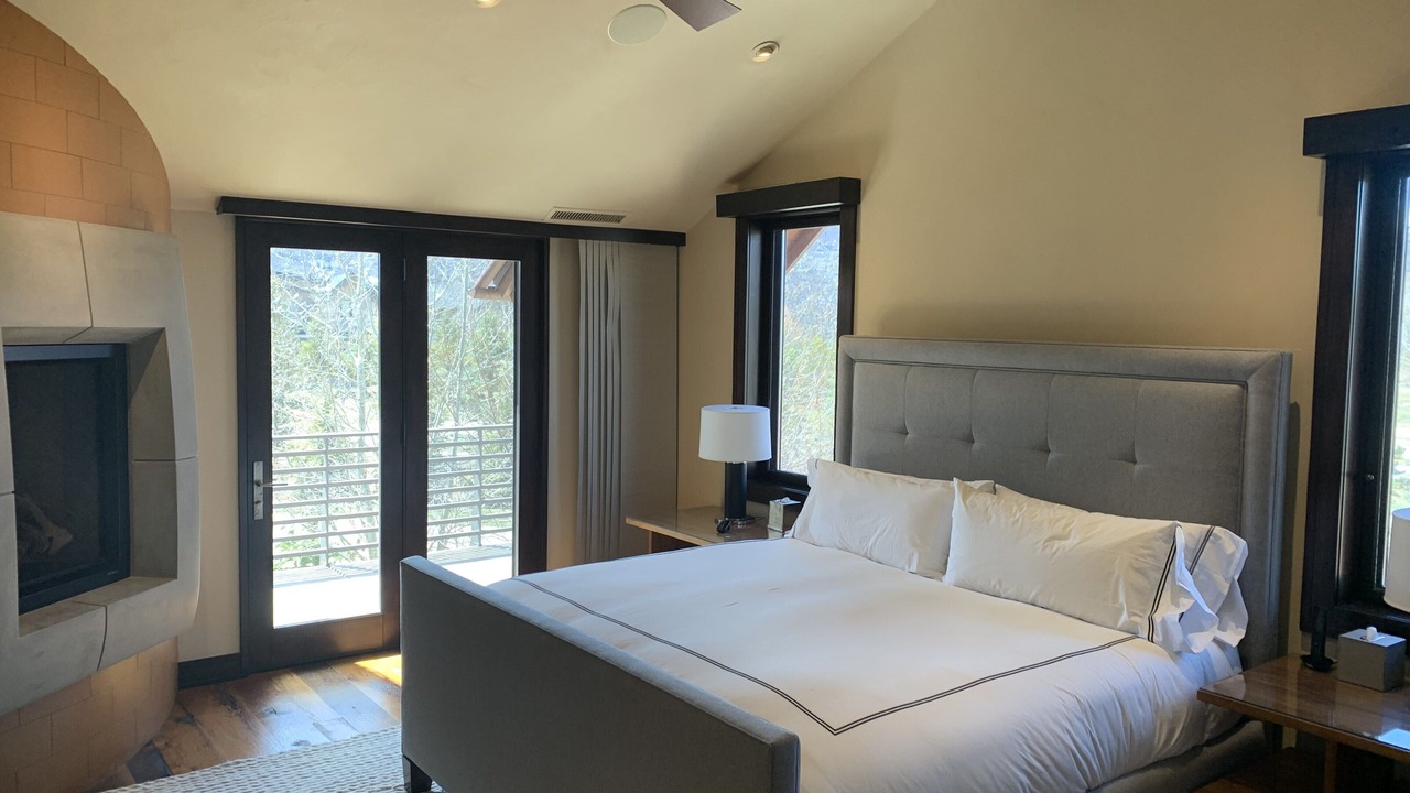 Photo of Livingroom in Woody Creek