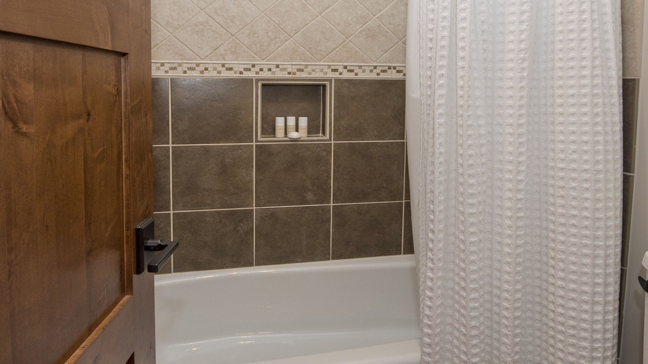 Photo of Bathroom in Highlands Townhomes
