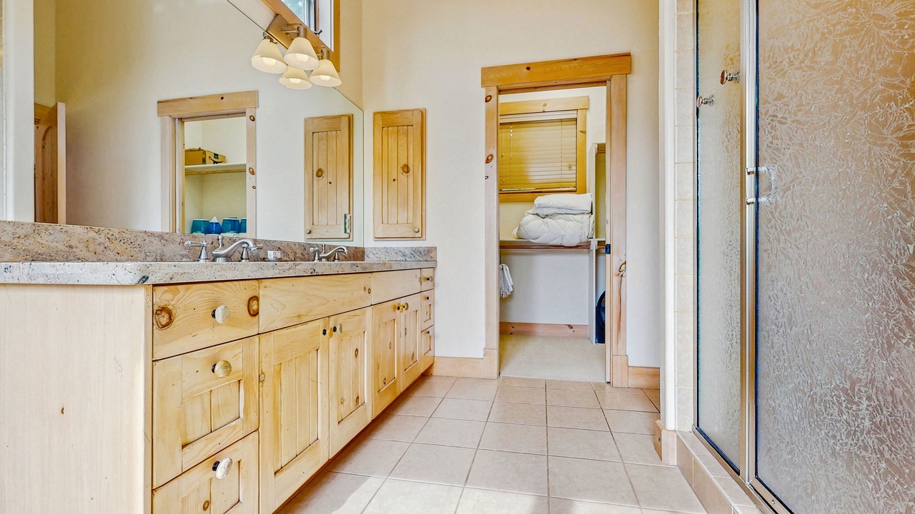 Photo of Bathroom in Three Peaks