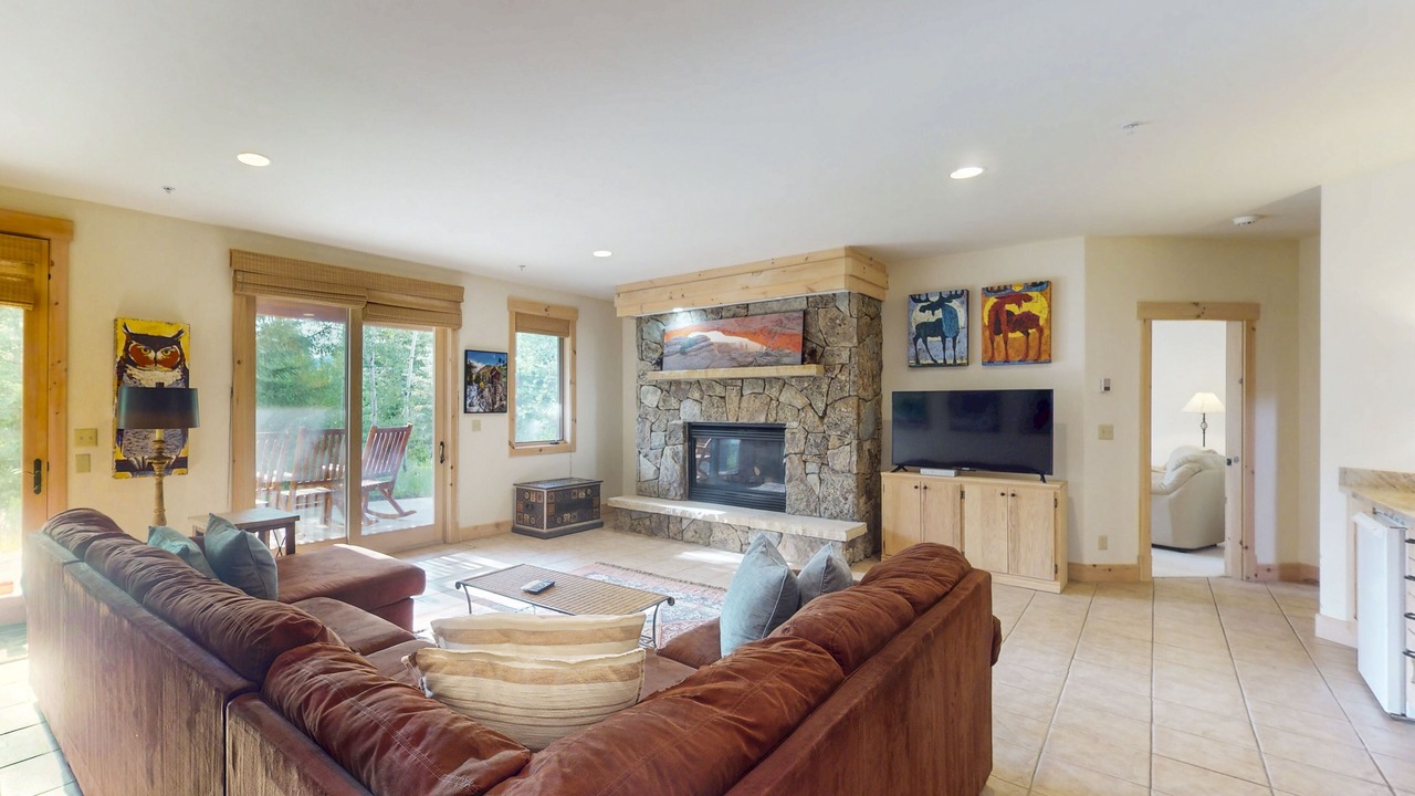Photo of Livingroom in Three Peaks